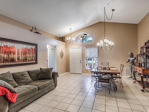 5th image of 3243 Castle Rock Cir