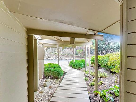 3rd image of 24283 N Grandview Dr