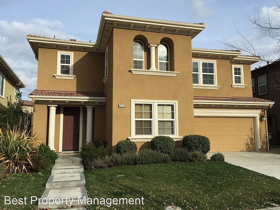 1st image of 717 W Bonaventure Ave