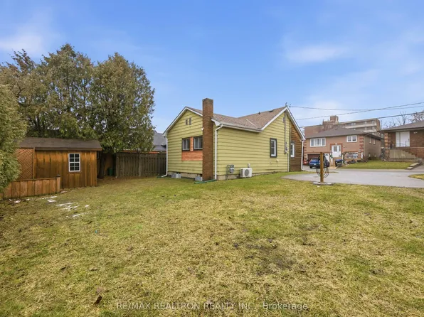 25 Bingham St, Bradford West Gwillimbury, ON L3Z 1X1