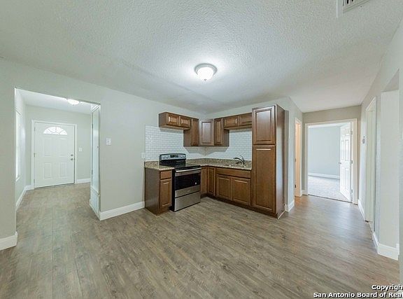 5th image of 1435 Drury Ln