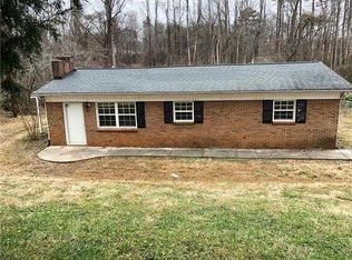 1065 16th St SE, Hickory, NC 28602