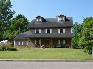 4 Woods End Dr, Essex Junction, VT 05452