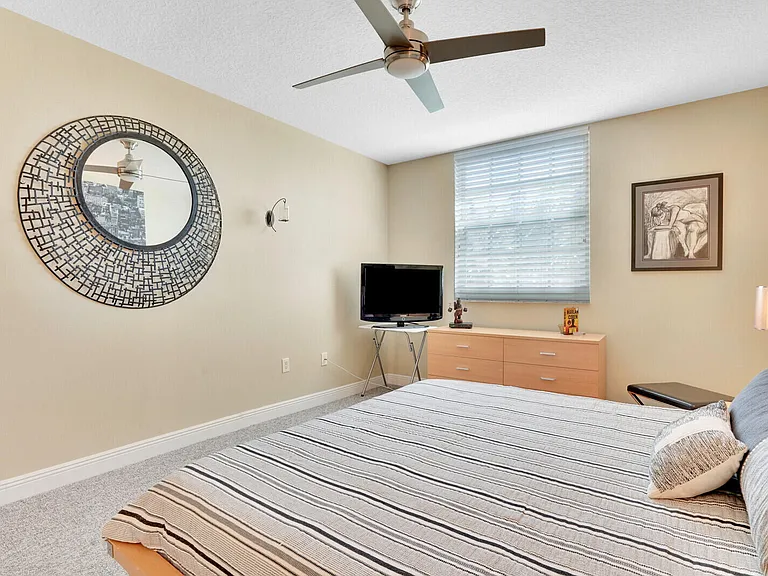 610 Clematis St #401 — Photo 17