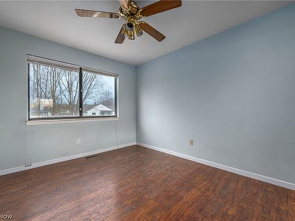 4th image of 4250 Abbe Rd