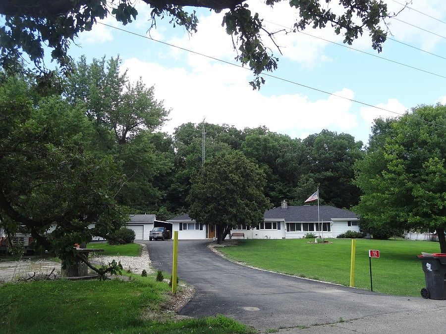 2nd image of 729 E Philhower Rd