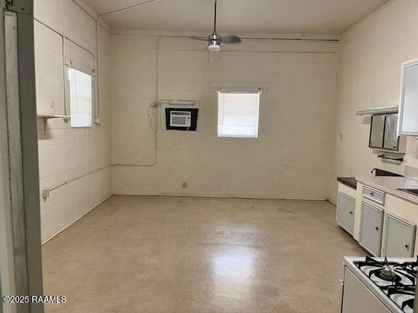 406 & 408 Fontelieu Dr, New Iberia, LA 70560