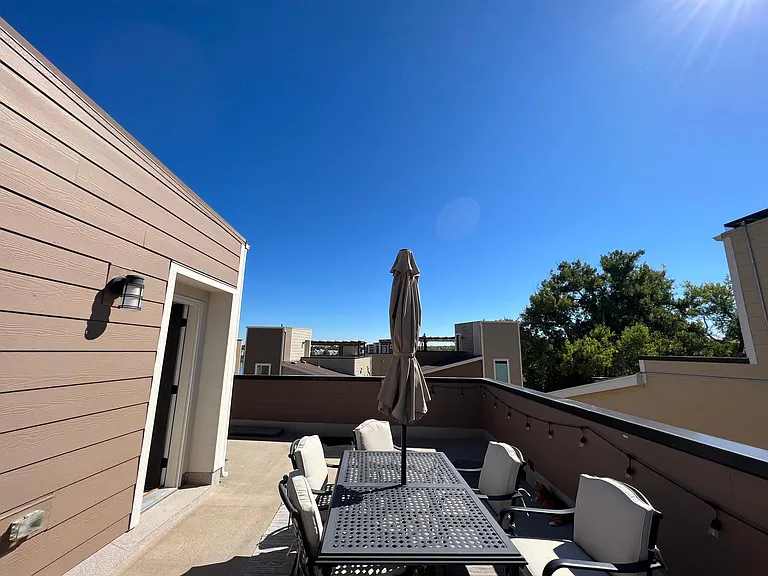 8315 Riverscape Ct — Photo 17