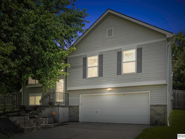 11159 Girard St, Omaha, NE 68142