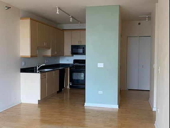 2nd image of 330 W Grand Ave #P90