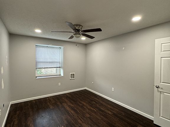 4th image of 512 Church St #124