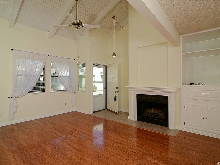 2833 Edison Ave — Photo 3