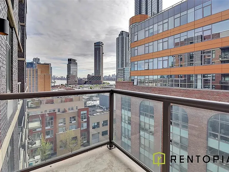 226 50th Ave #7H — Photo 6
