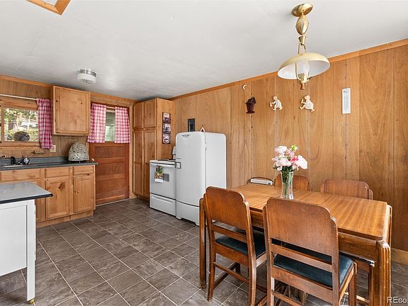 4th image of 231 Elk Place