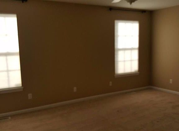 5th image of 903 Flagstone Dr
