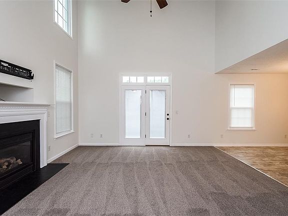 2nd image of 1204 Fieldstone Dr