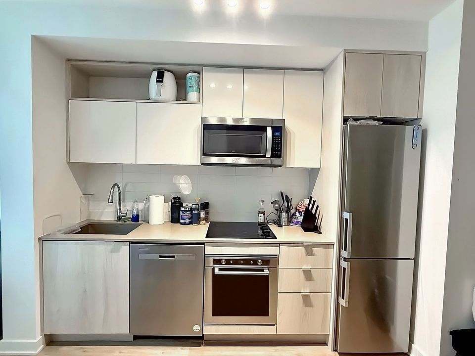 1st image of 121 Lower Sherbourne St #456