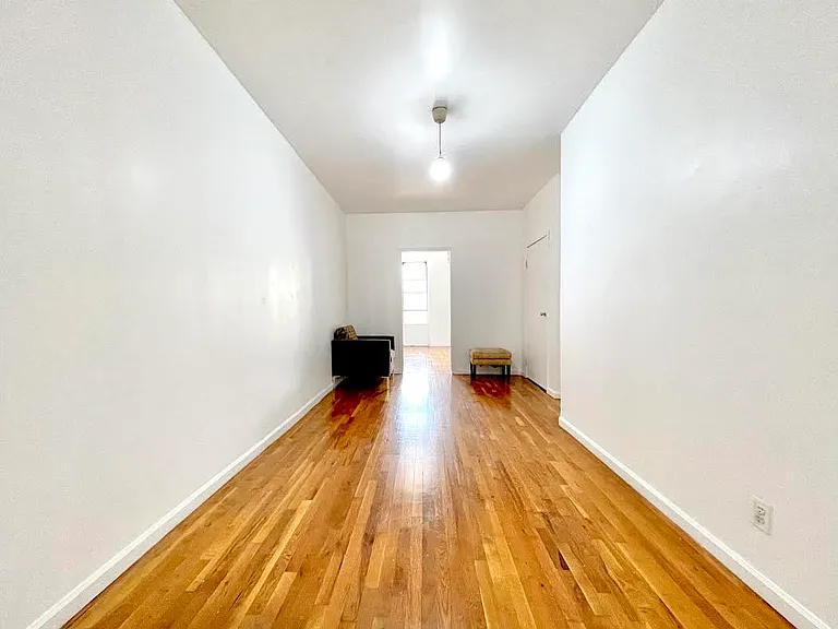 260 Irving Ave #3R — Photo 5