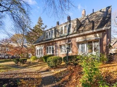 50 Southbourne Rd, Jamaica Plain, MA, 02130