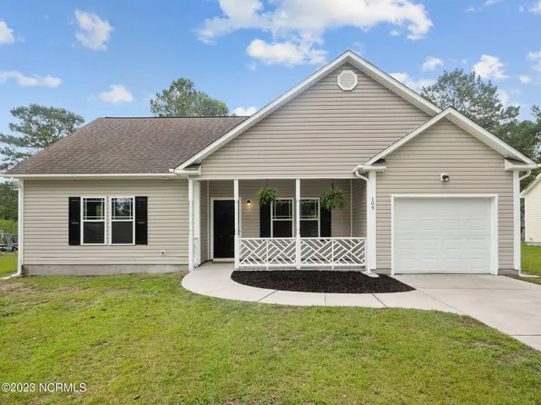 109 Boysenberry Fields Road, Maple Hill, NC 28454