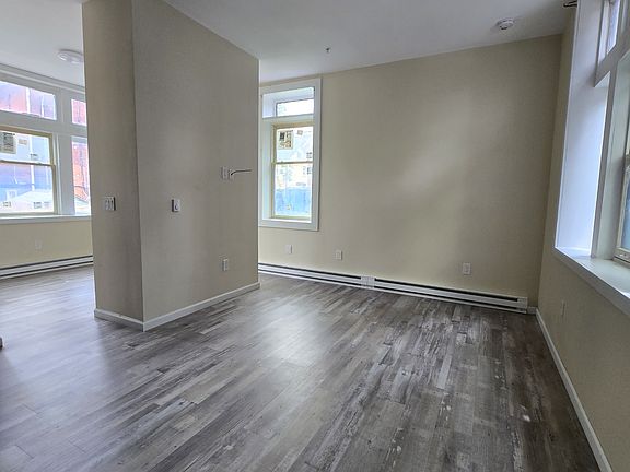 2nd image of 134 N Pearl St #2