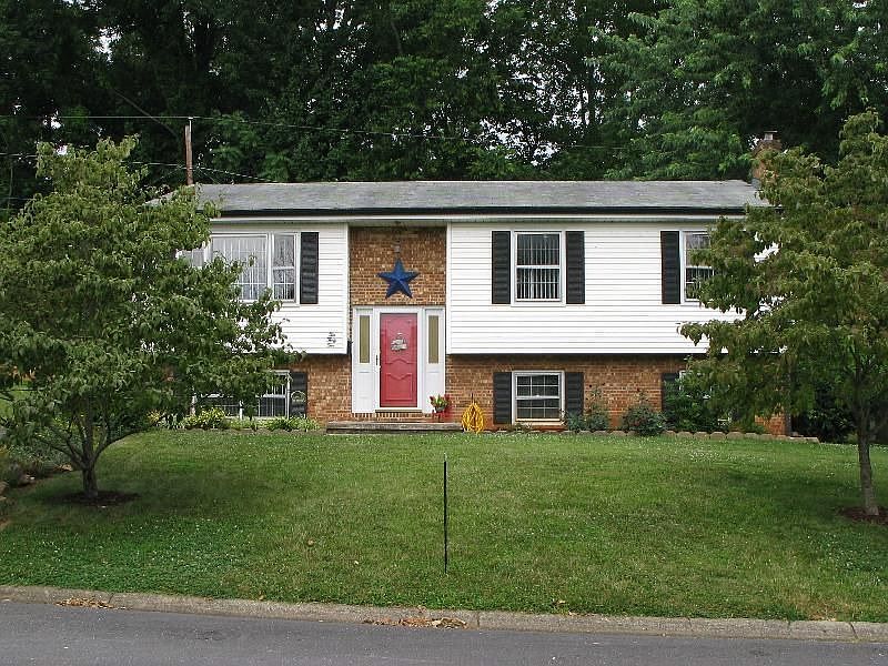 1035 Grove Lane