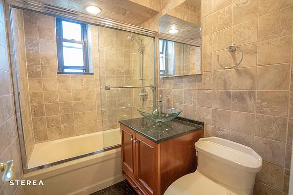 Sold by Sterea Agency | media 11