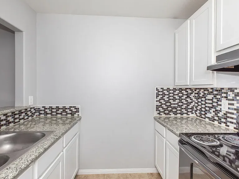 Capewood Apartments — Photo 25