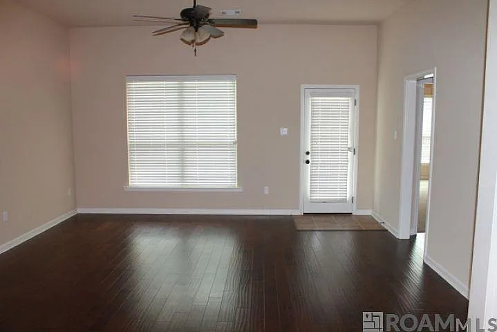 37237 Market Place Dr — Photo 6