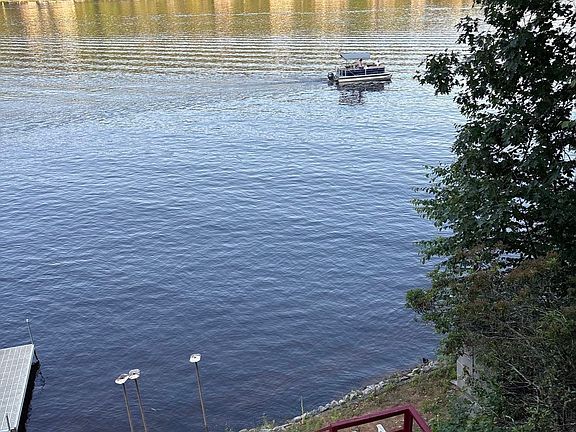 2nd image of 8 Julia Ann Dr