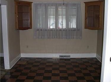 5th image of 24 Dunn Ave
