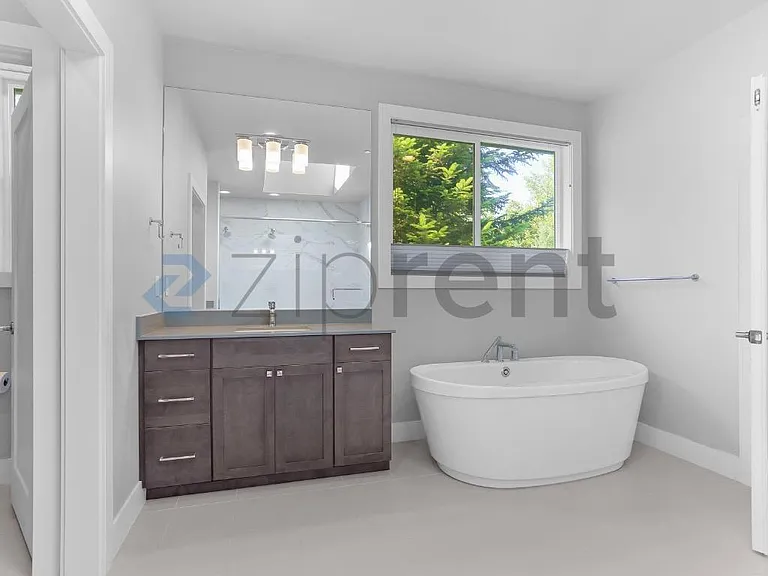 24369 NE 24th St — Photo 16