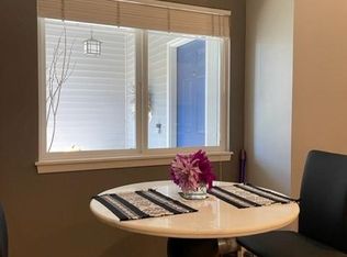 9825 NW Silver Ridge Loop, Portland, OR 97229