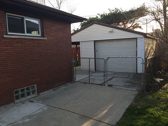 2nd image of 23731 Beverly Ave
