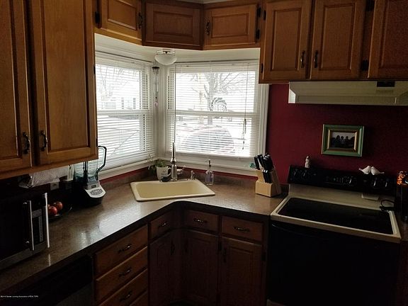 4th image of 635 Lincoln Ave