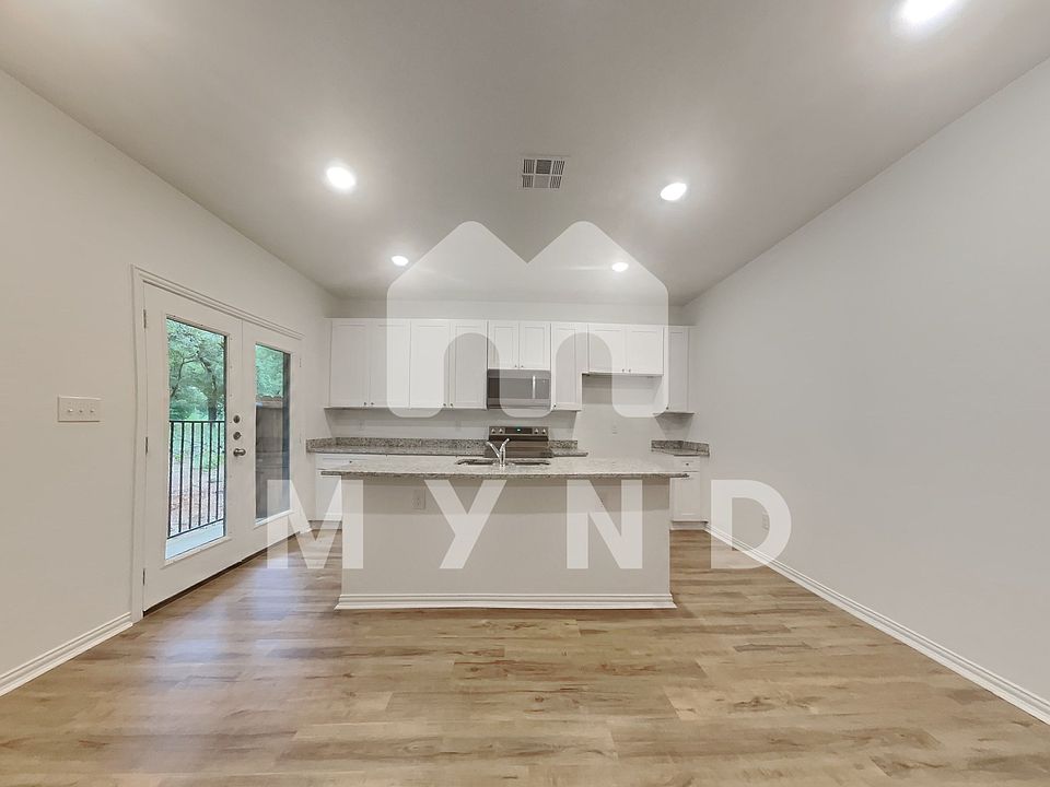 1st image of 701 Briarwood Ln