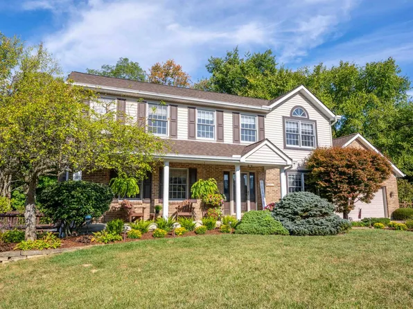 2215 Harmony Ct, Batavia, OH 45103