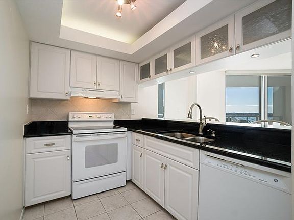4th image of 1111 N Gulfstream Ave APT 13B