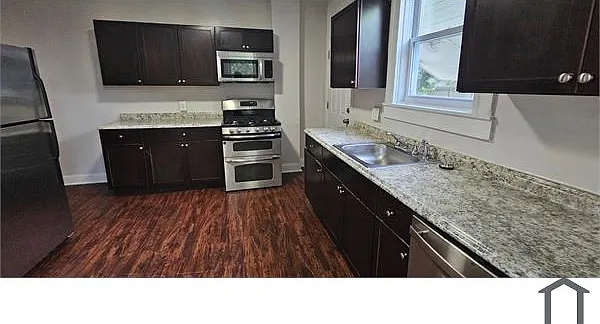 722 E 41st St — Photo 2