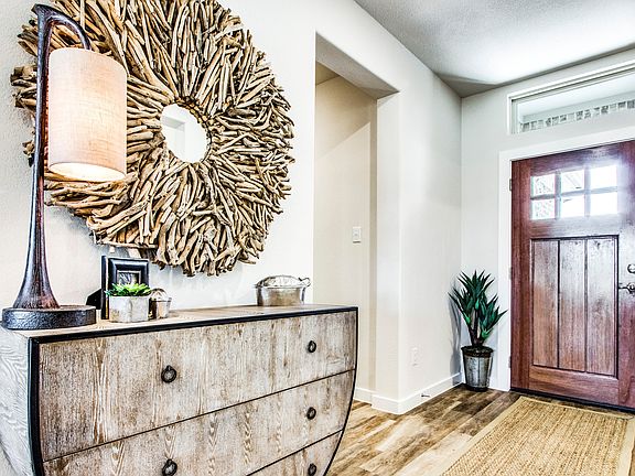 Open and inviting foyer