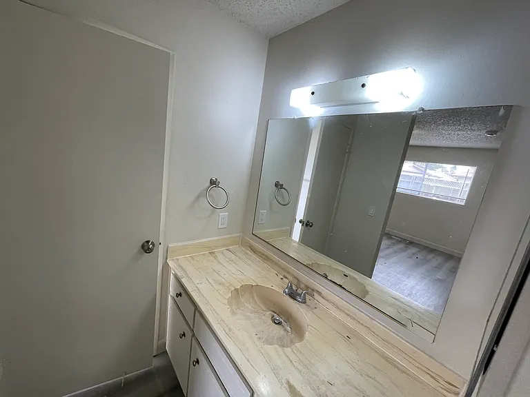 2903 Clover Ct — Photo 11