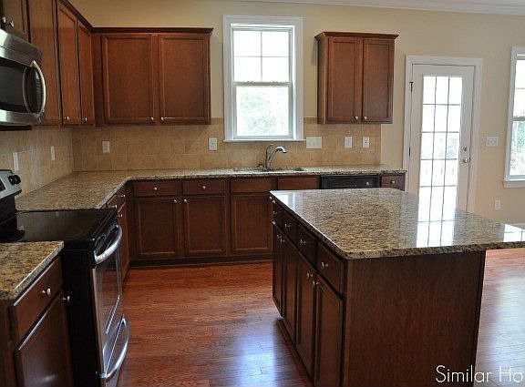 4th image of 303 Dolphin View Ct