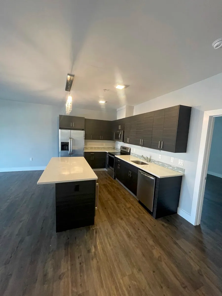 Primary Photo - 420 Anderson Ave #303