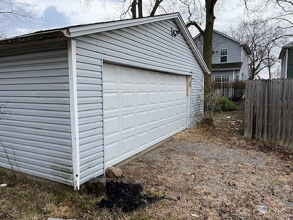 5th image of 3985 Benninghofen Ave