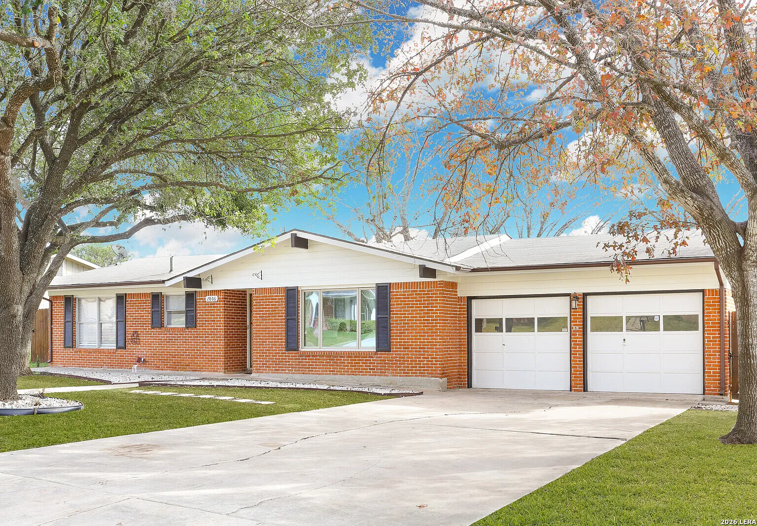 3 bed, 2.0 bath, 1321 sqft, $2,250 — Photo 1