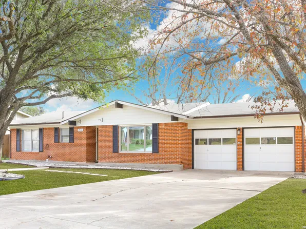 2806 Belvoir Dr, San Antonio, TX 78230