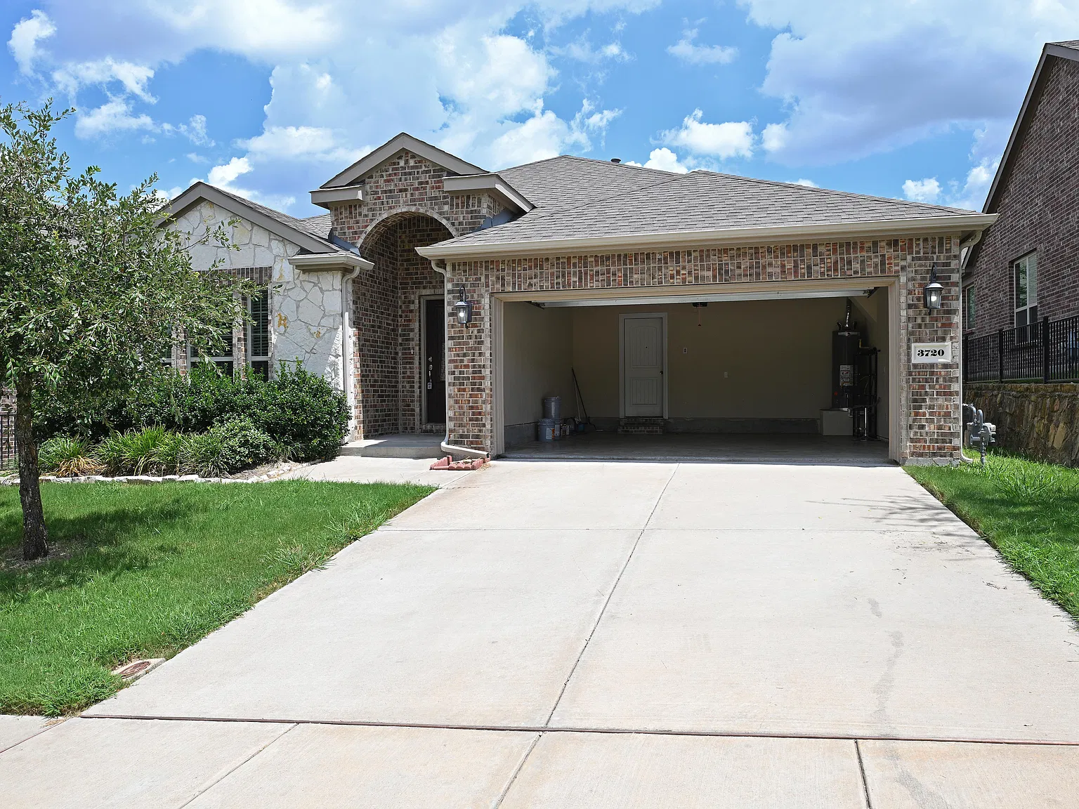 3 bed, 1897 sqft, $2,350 — Photo 3