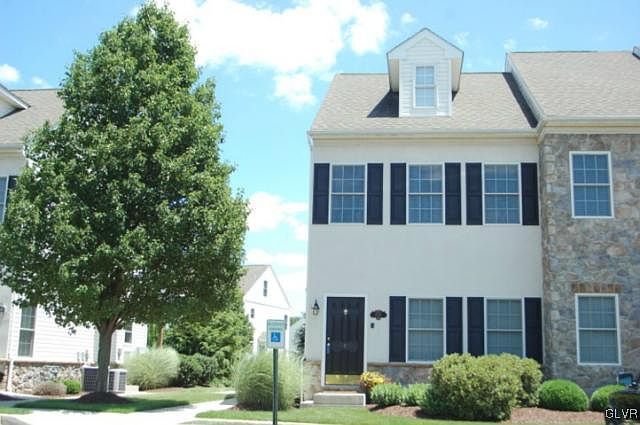 1st image of 1783C Chateau Pl