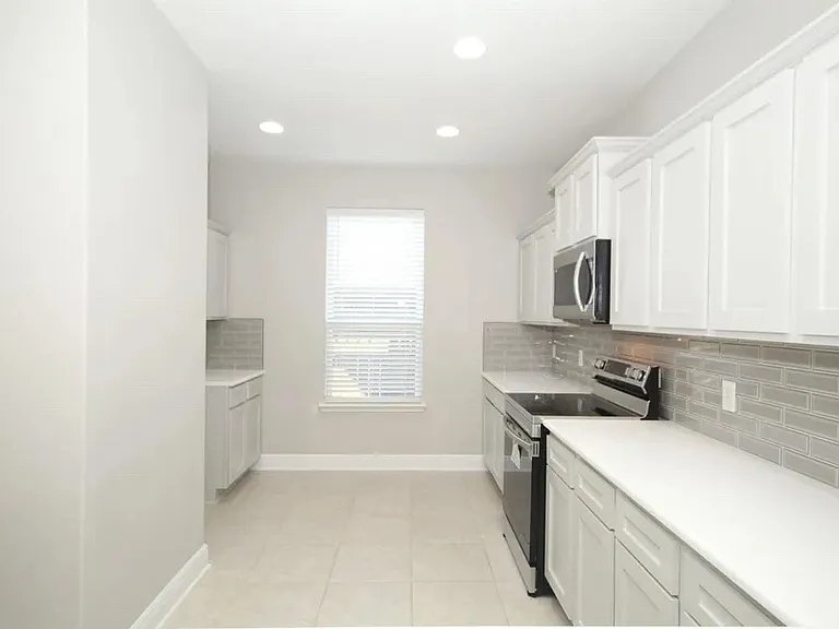 2136 Mulberry Dr — Photo 8