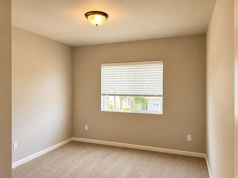 3918 Southlake Dr SE — Photo 15